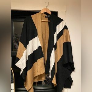 Oversized neutral shrug